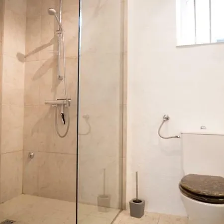 Luxury Stone House Ferienhaus *